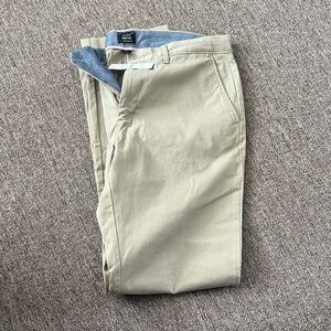 J. Crew Men’s 32x32 khakis NWT